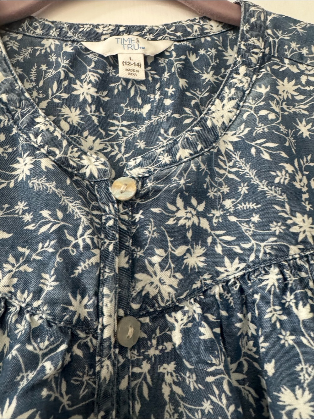 Blue Floral Button-Front Women’s Blouse Size L - Picture 3 of 9